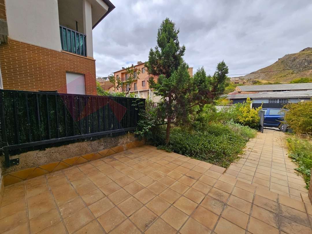 Jardín de Casa adosada en venta en Lagunilla del Jubera con Calefacción, Jardín privado y Terraza