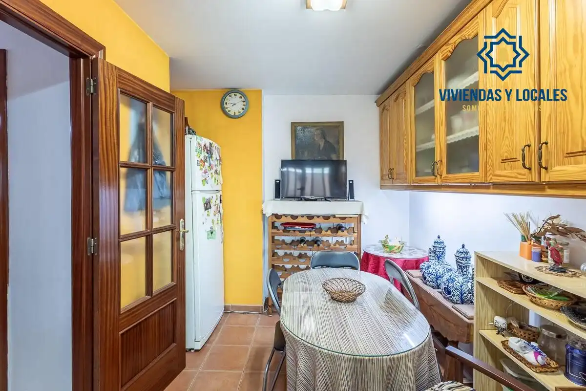 Casa aparellada amb terrassa en venda a Camino Camino Cementerio, imagen 15