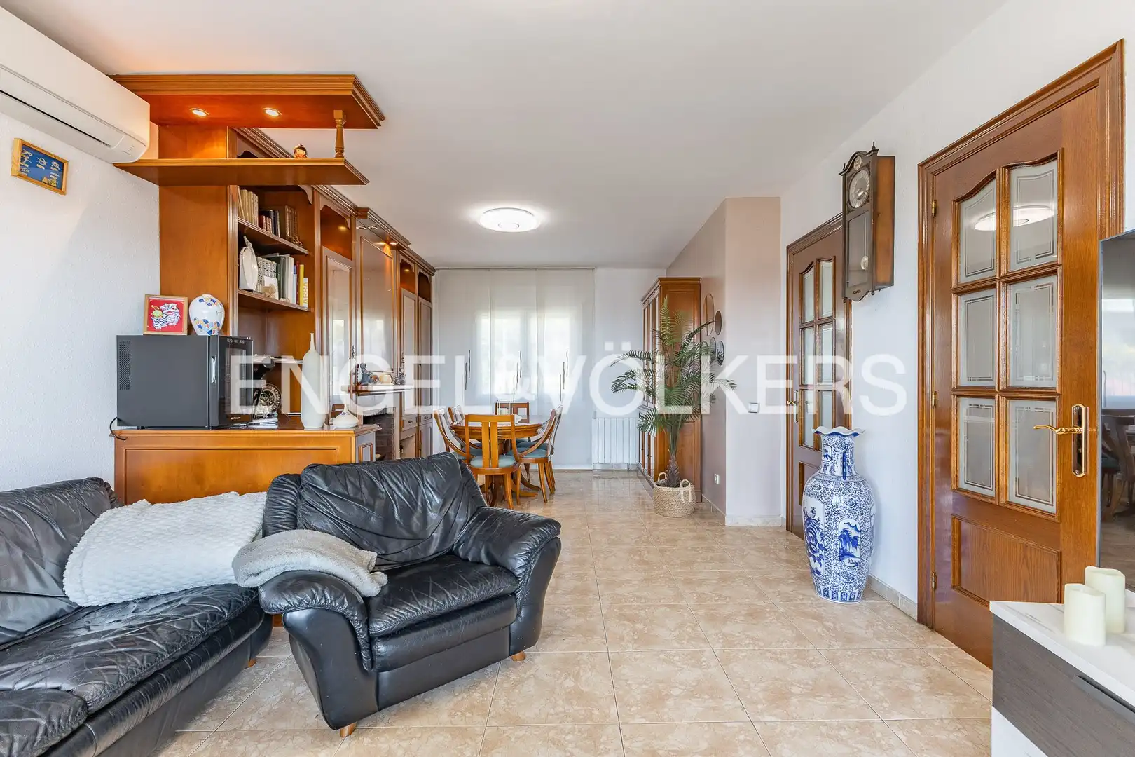 Sala d'estar de Casa o xalet en venda en Castellar del Vallès amb Aire condicionat, Calefacció i Jardí privat
