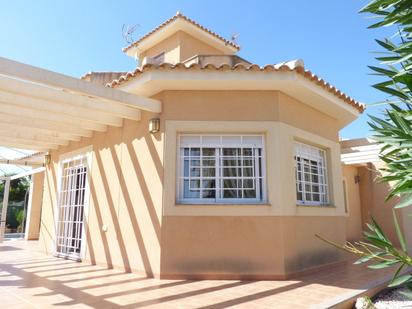 Vista exterior de Casa o xalet en venda en Totana amb Aire condicionat, Terrassa i Piscina