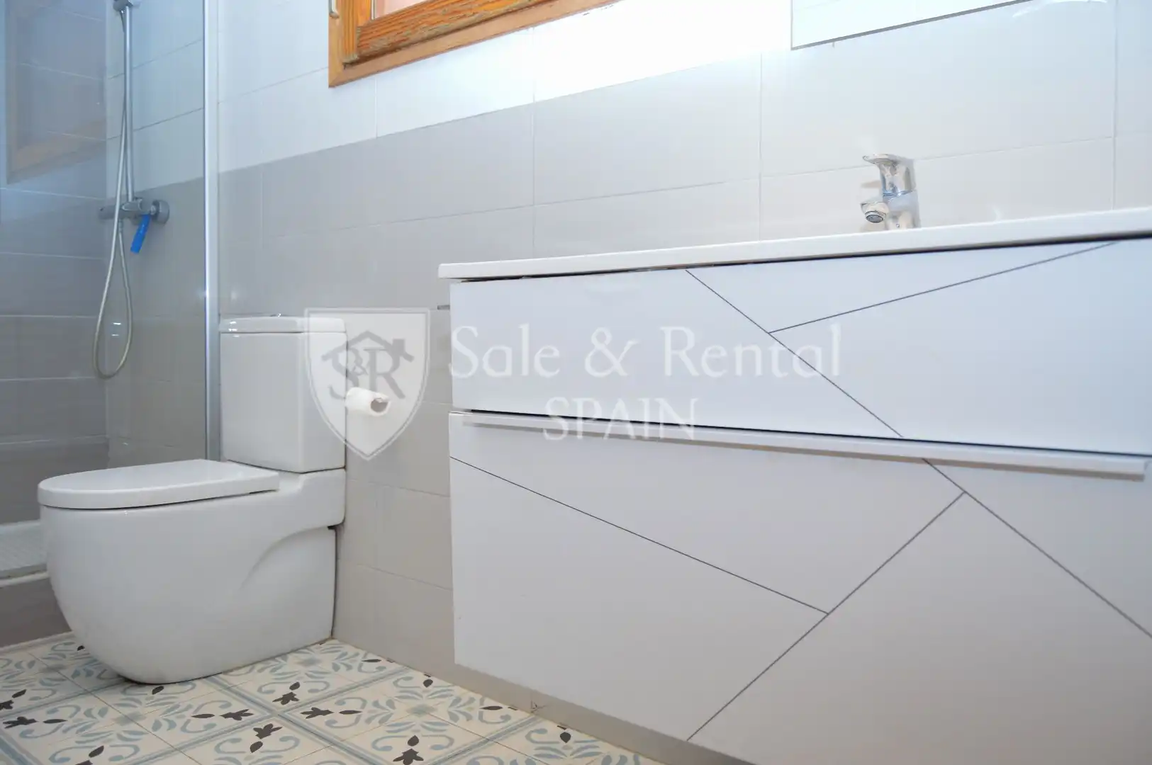 Bathroom of Flat for sale in Blanes  with Air Conditioner, Heating and Terrace