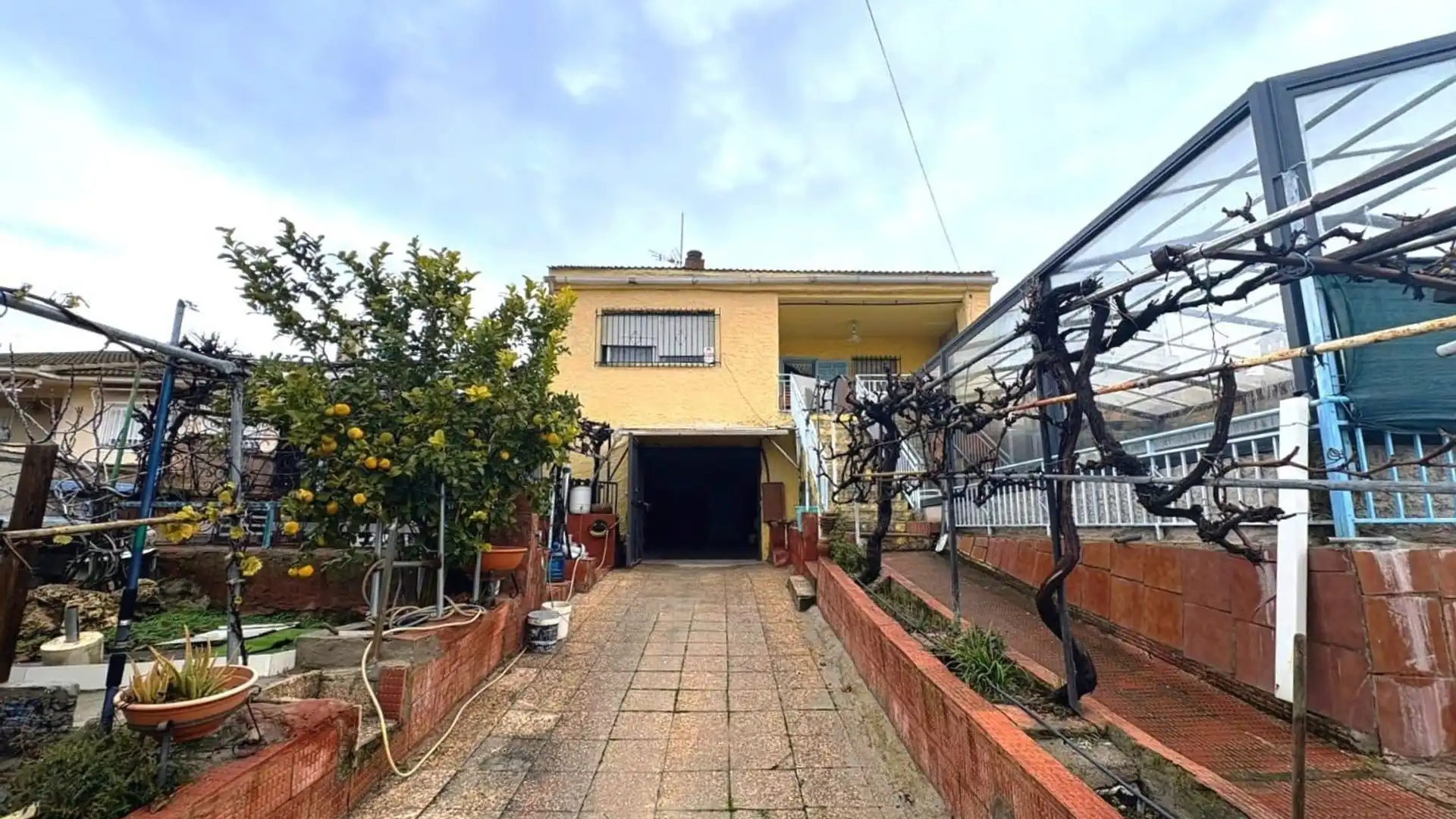 Exterior view of Houses for sale in Casarrubios del Monte  with Air Conditioner, Heating and Private garden