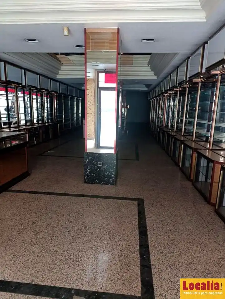 Local comercial en alquiler en Centro, imagen 2