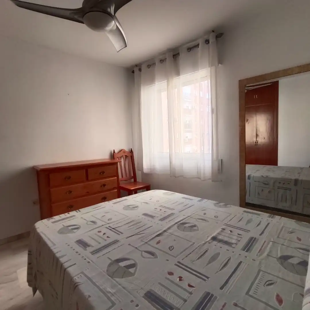 Bedroom of Flat for rent in Málaga  with Air Conditioner, Furnished and Oven