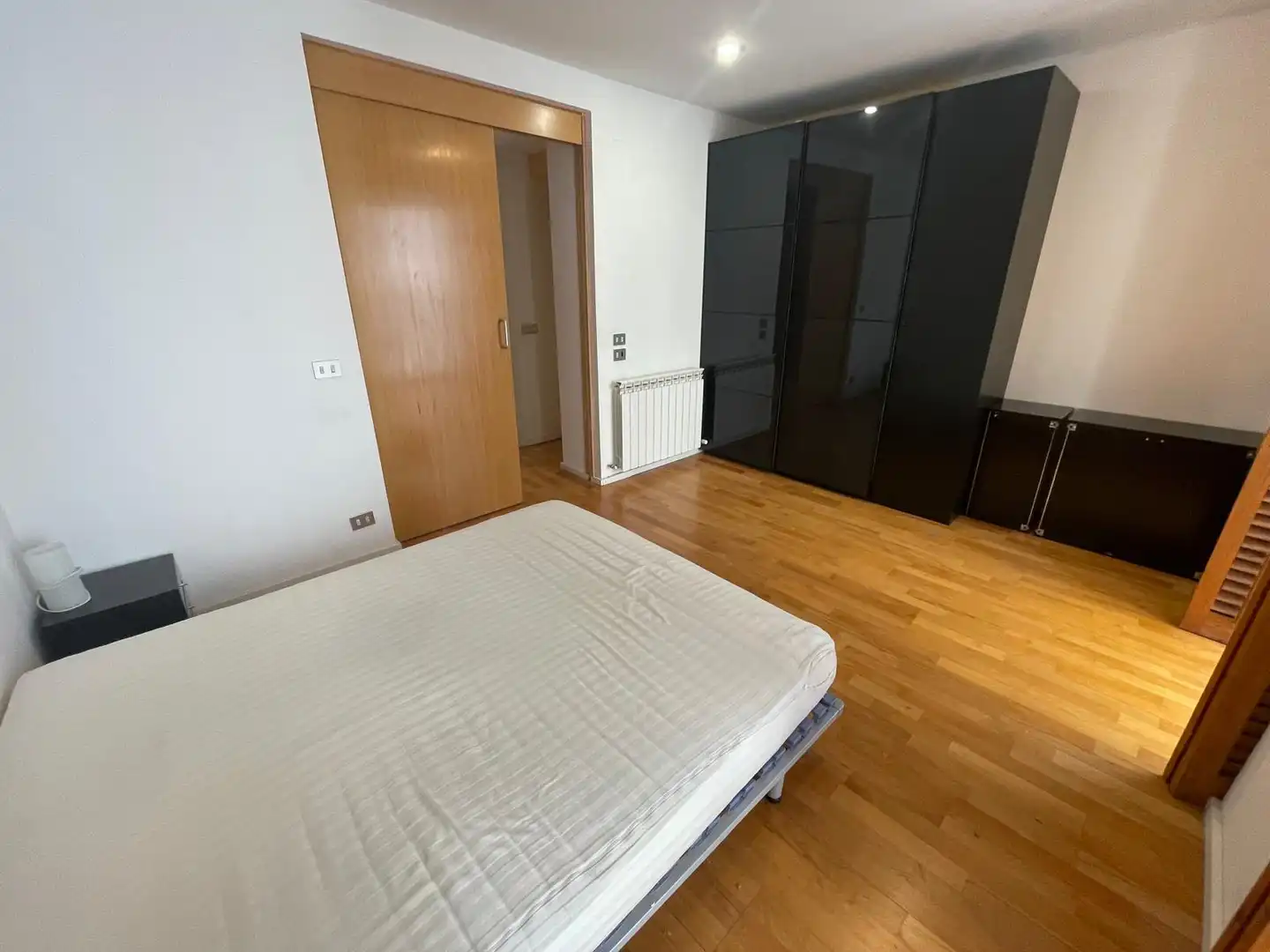 Habitación de Apartamento de alquiler en Zaragoza con Aire acondicionado, Calefacción y Parquet