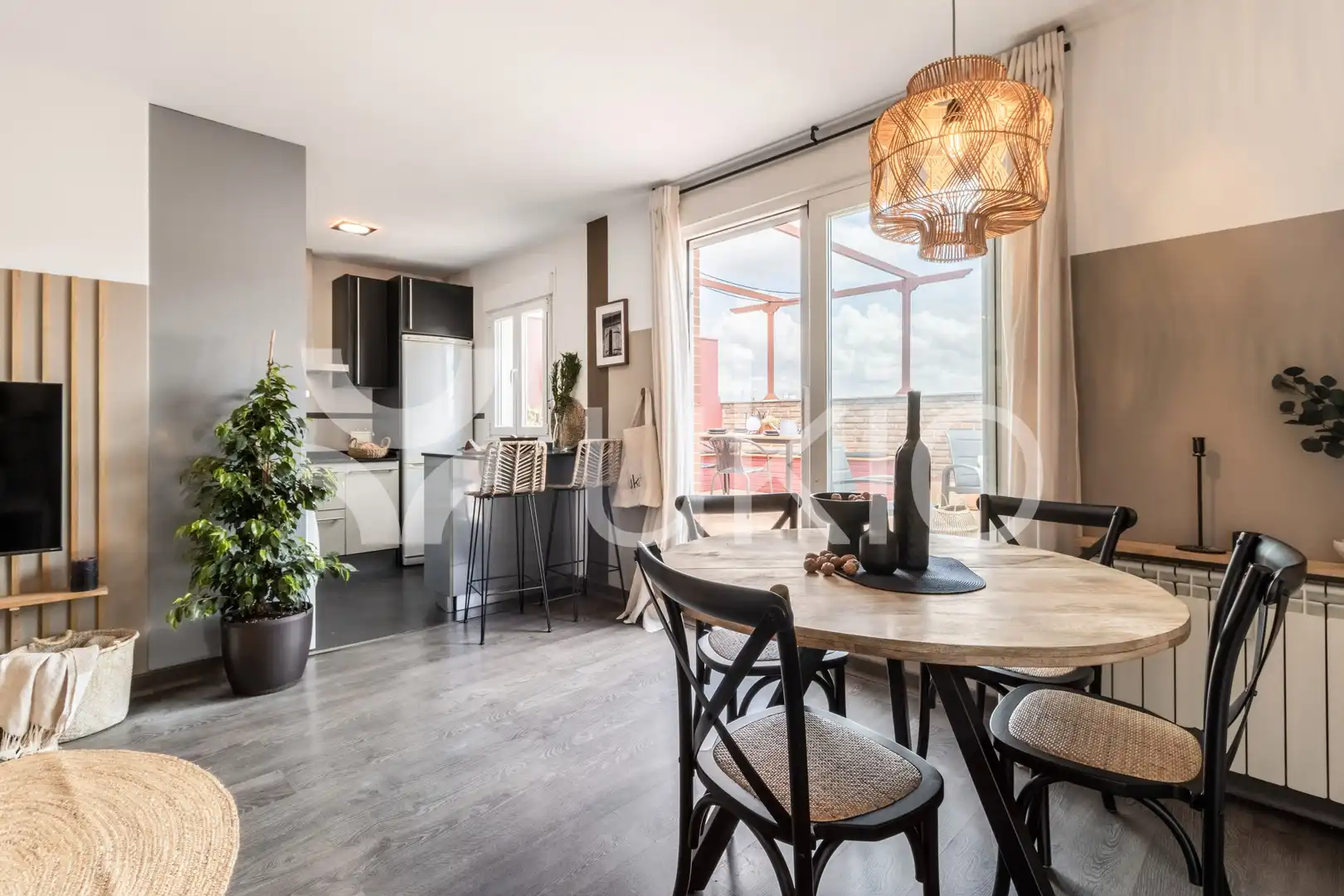 Menjador de Apartament de lloguer en Madrid amb Aire condicionat, Calefacció i Terrassa