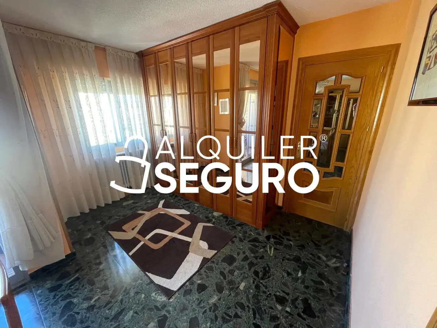 Habitación de Piso de alquiler en Madrid con Calefacción, Terraza y Amueblado