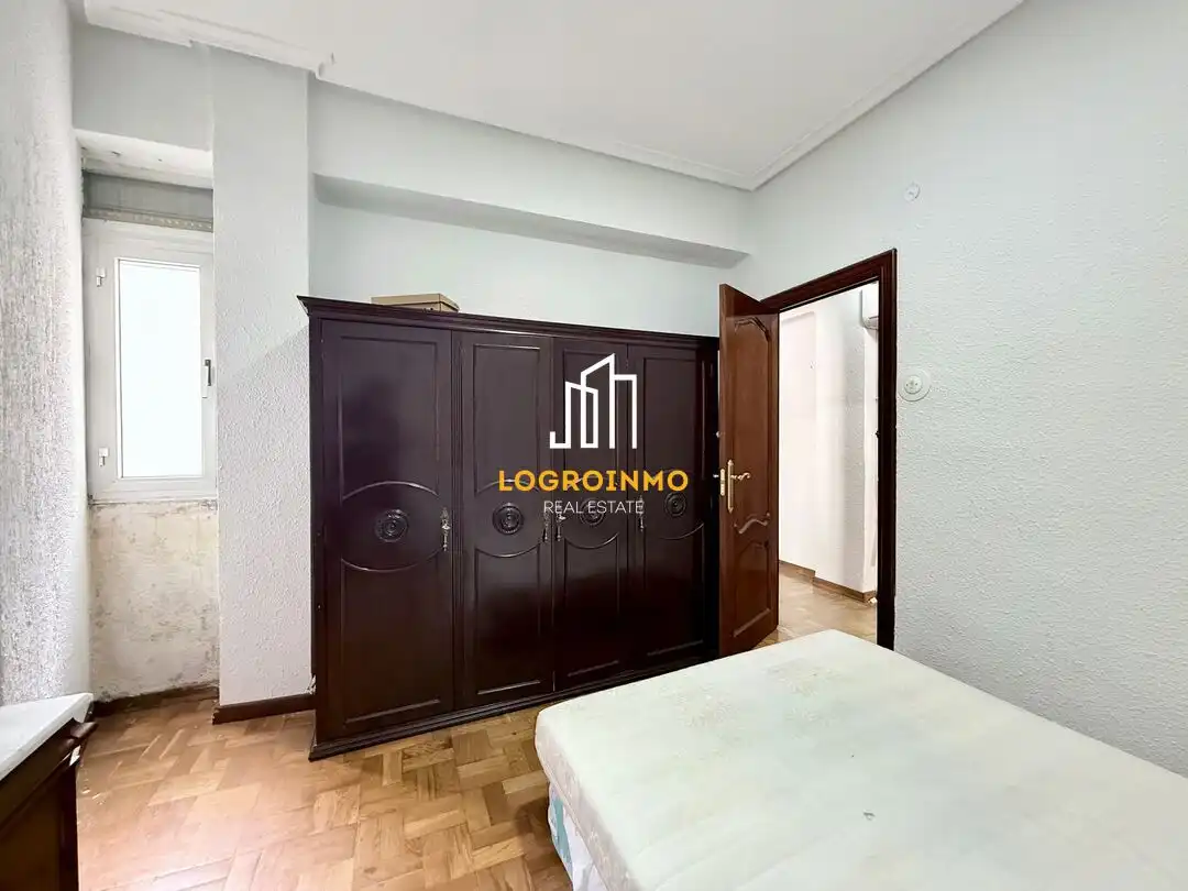 Habitación de Piso en venta en  Logroño con Aire acondicionado, Calefacción y Balcón