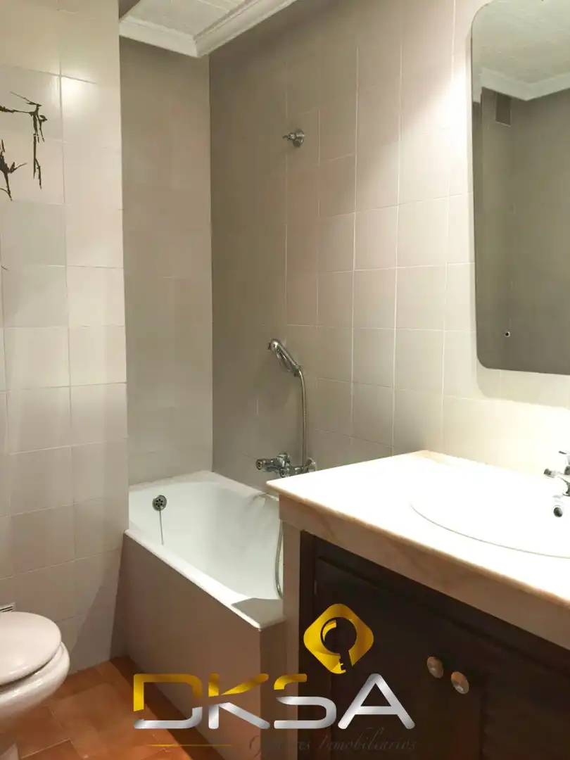 Bany de Casa adosada en venda en Benicasim / Benicàssim amb Calefacció, Jardí privat i Terrassa