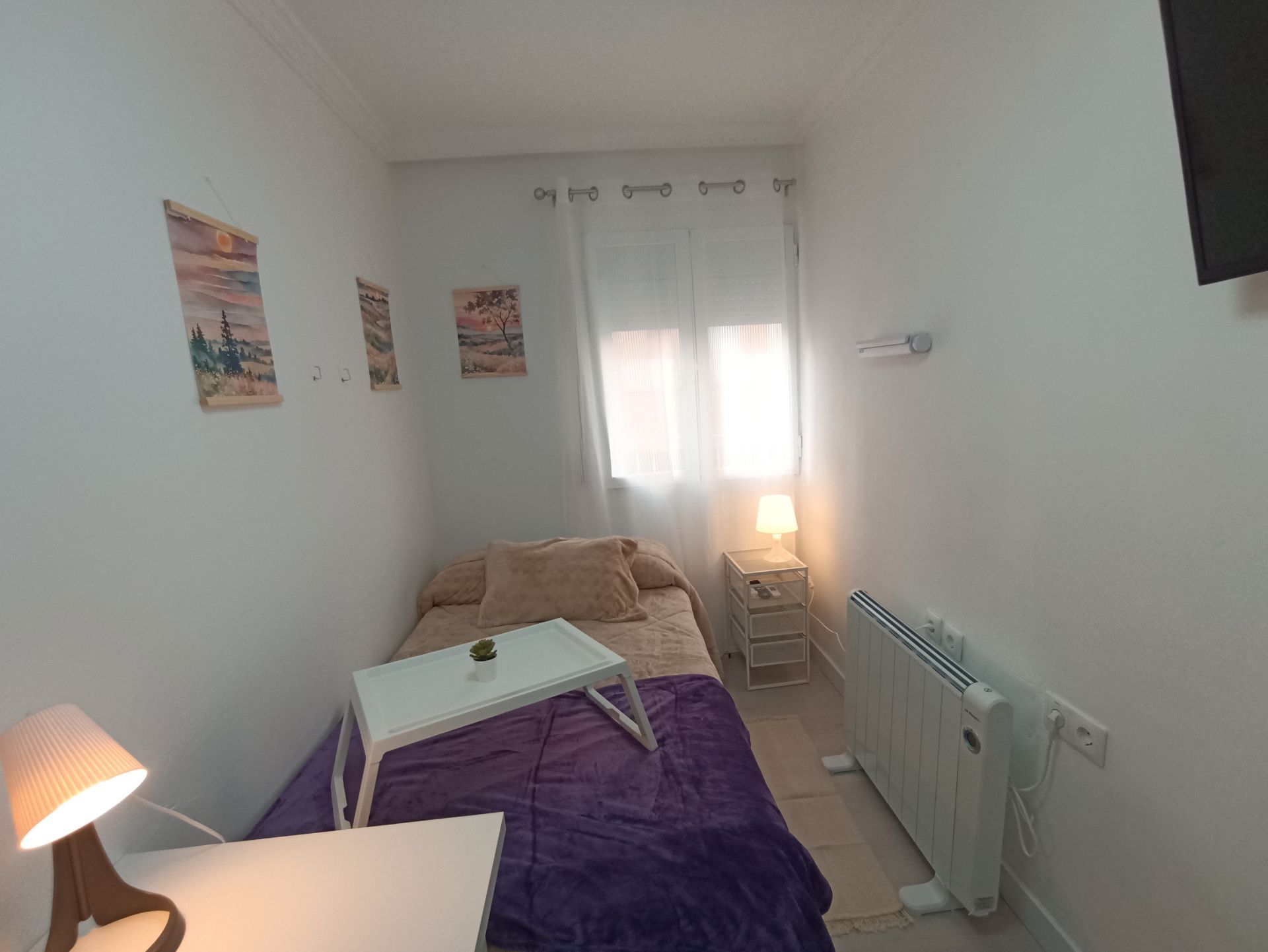 Bedroom of Flat to share in  Madrid Capital  with Heating, Parquet flooring and Furnished