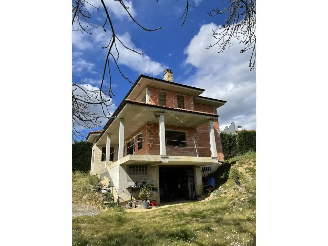 Vista exterior de Casa o xalet en venda en Oviedo  amb Calefacció, Jardí privat i Terrassa