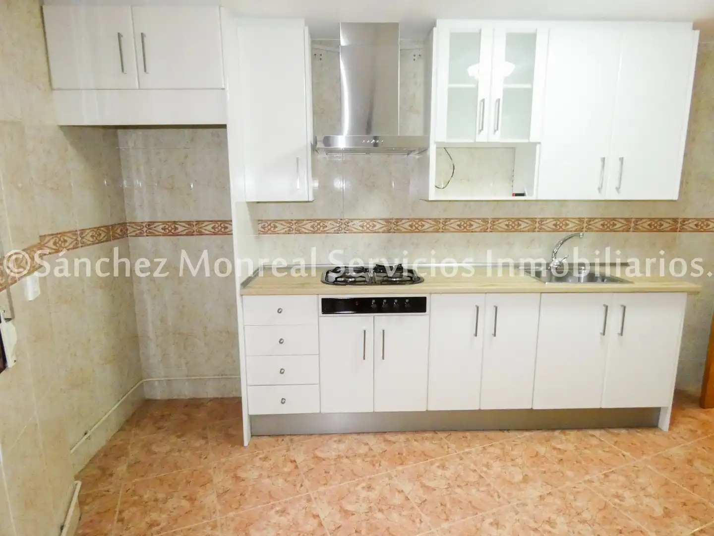 Kitchen of Flat for sale in Alcázar de San Juan  with Air Conditioner, Heating and Parquet flooring