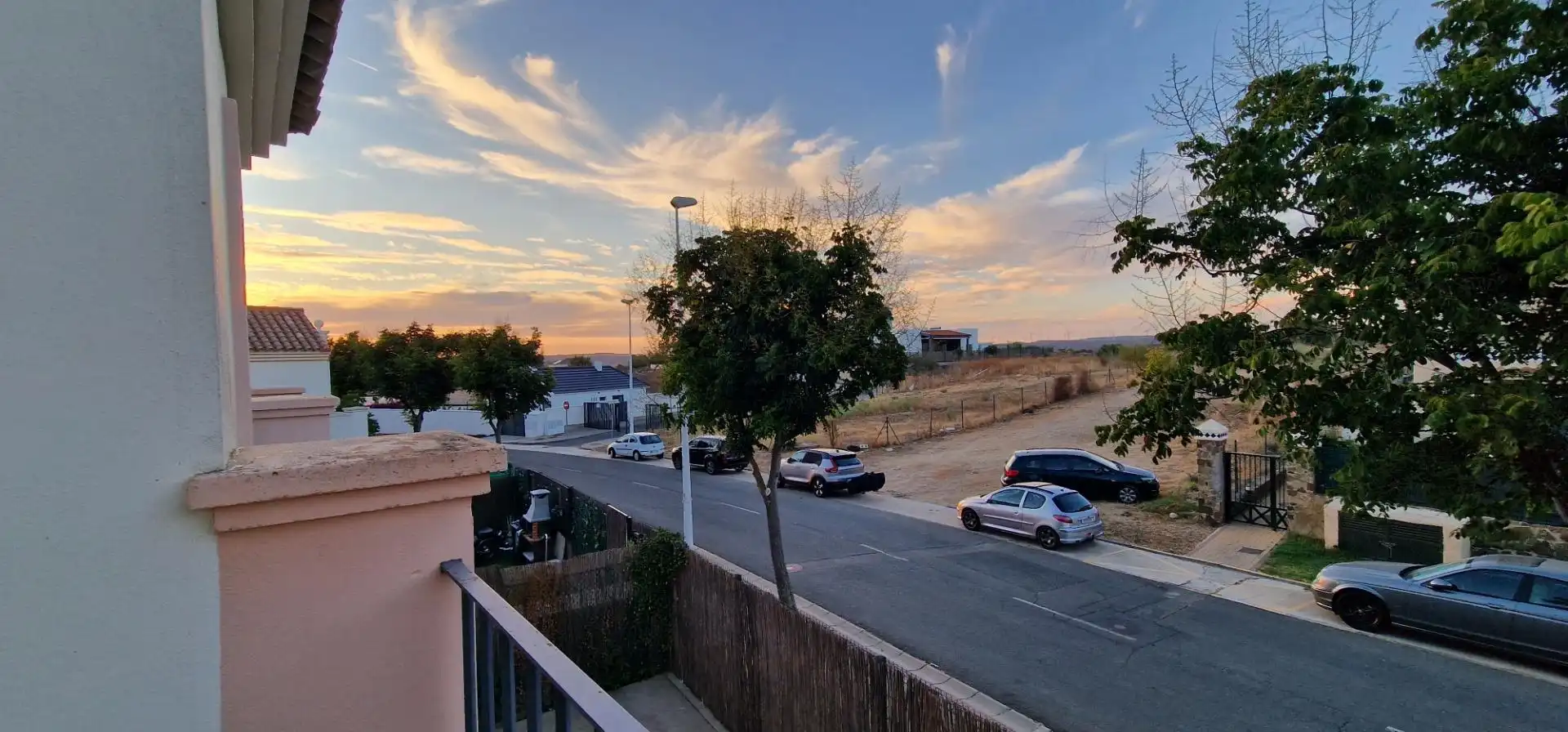 Vista exterior de Casa adosada en venda en Ayamonte amb Jardí privat, Moblat i Balcó
