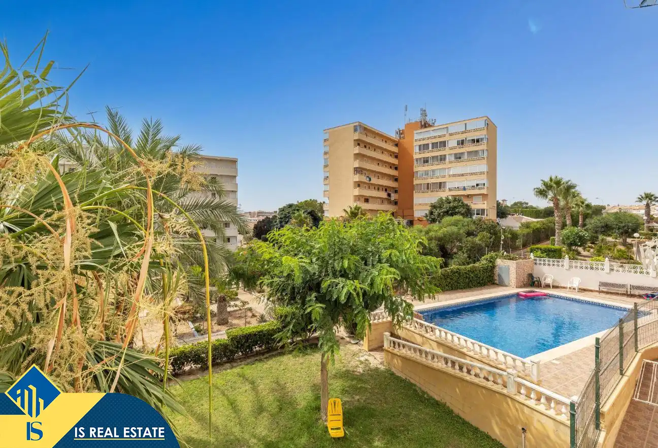 Piscina de Estudi en venda en Torrevieja amb Calefacció, Moblat i Rentadora