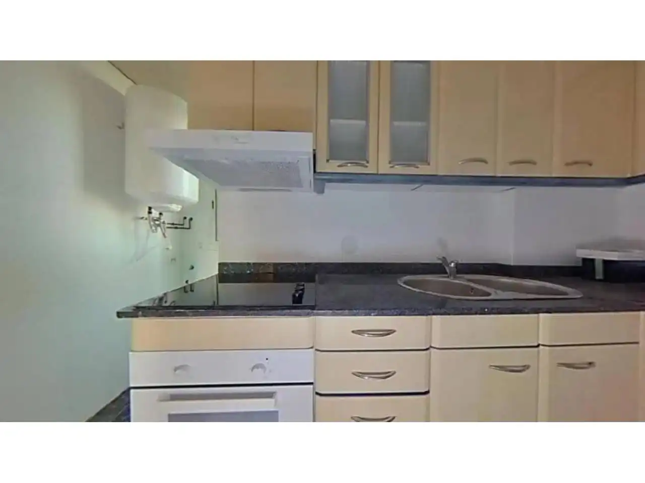 Cocina de Piso en venta en Cornellà de Llobregat