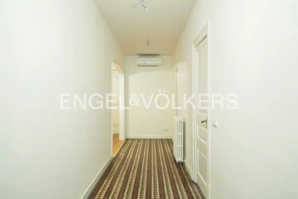 Piso de alquiler en Barcelona con Aire acondicionado, Calefacción y Jardín privado