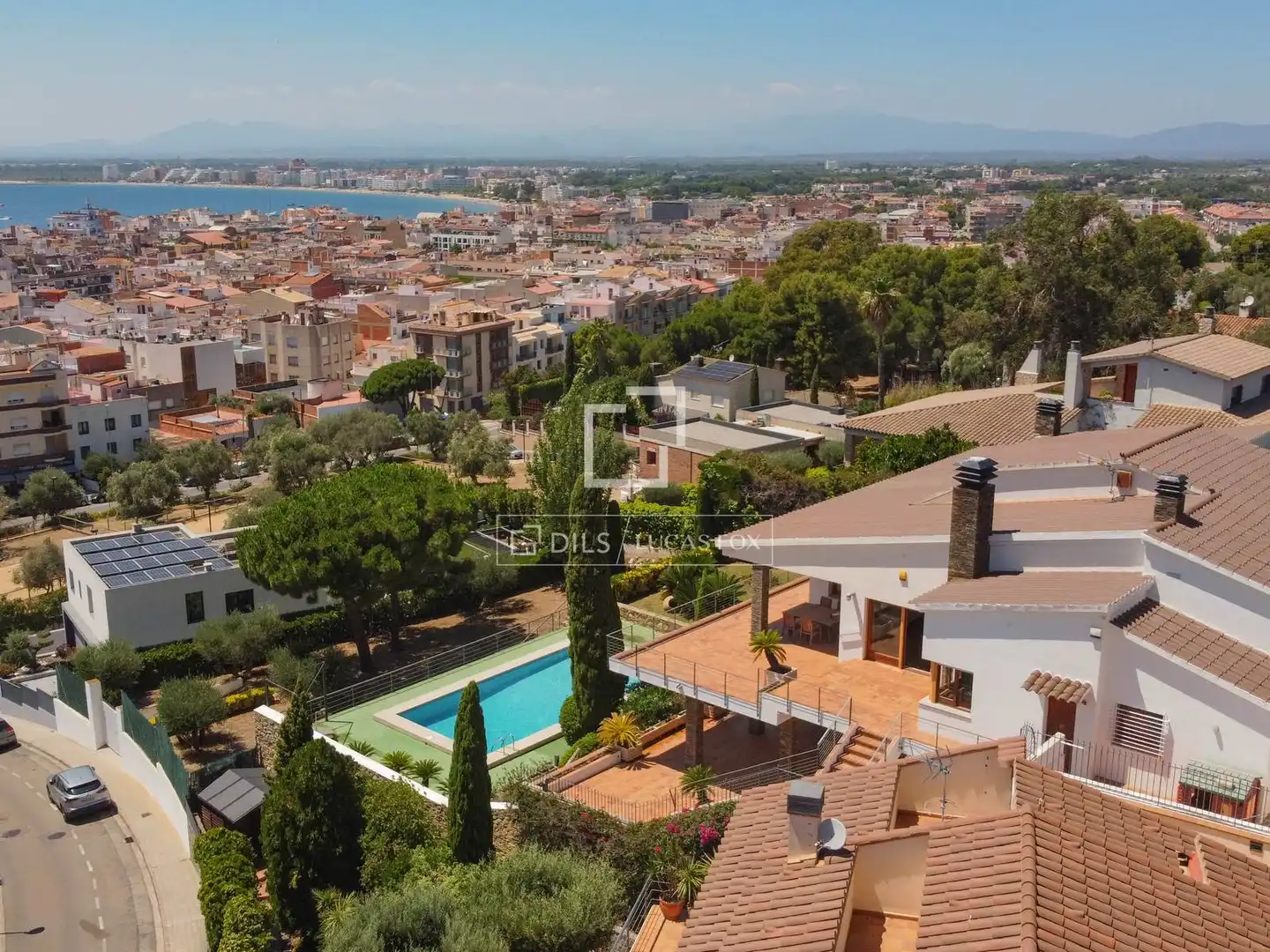 Vista exterior de Casa o xalet en venda en Roses amb Aire condicionat, Calefacció i Jardí privat