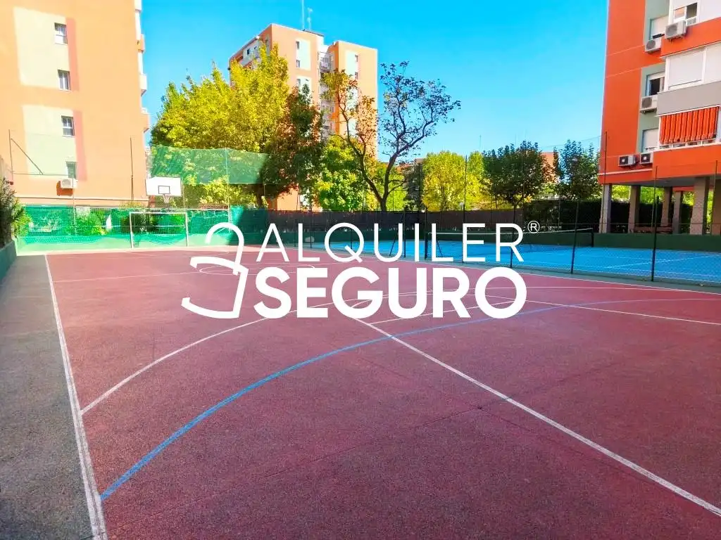 Flat for rent in Pintor Murillo, Norte - Universidad