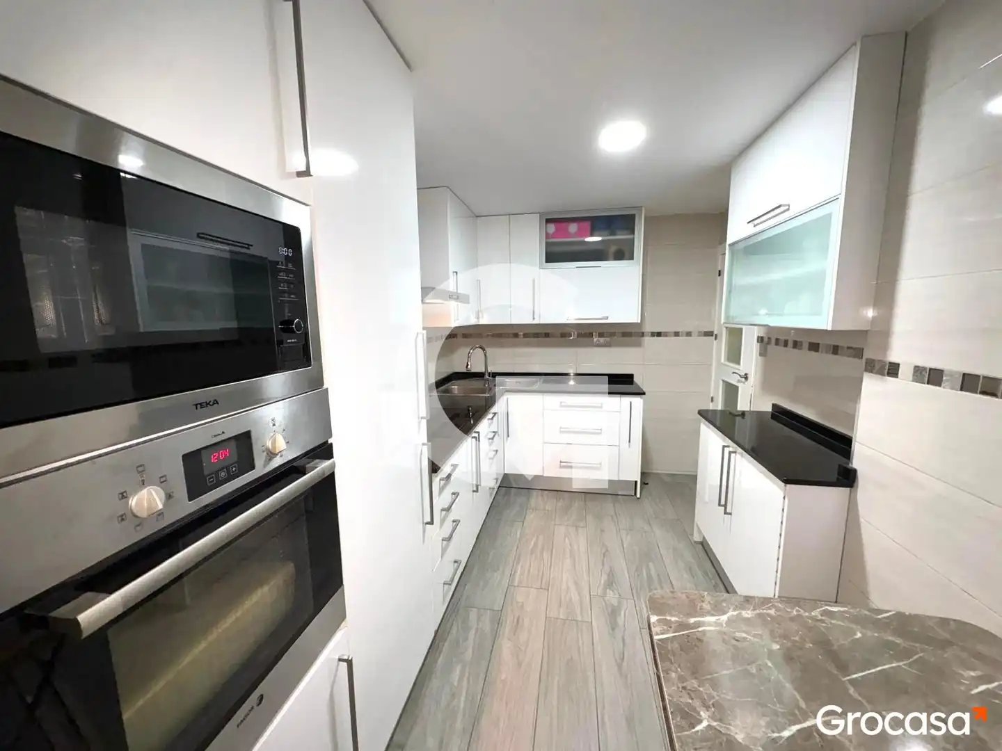 Kitchen of Flat for sale in Mataró  with Furnished, Oven and Washing machine