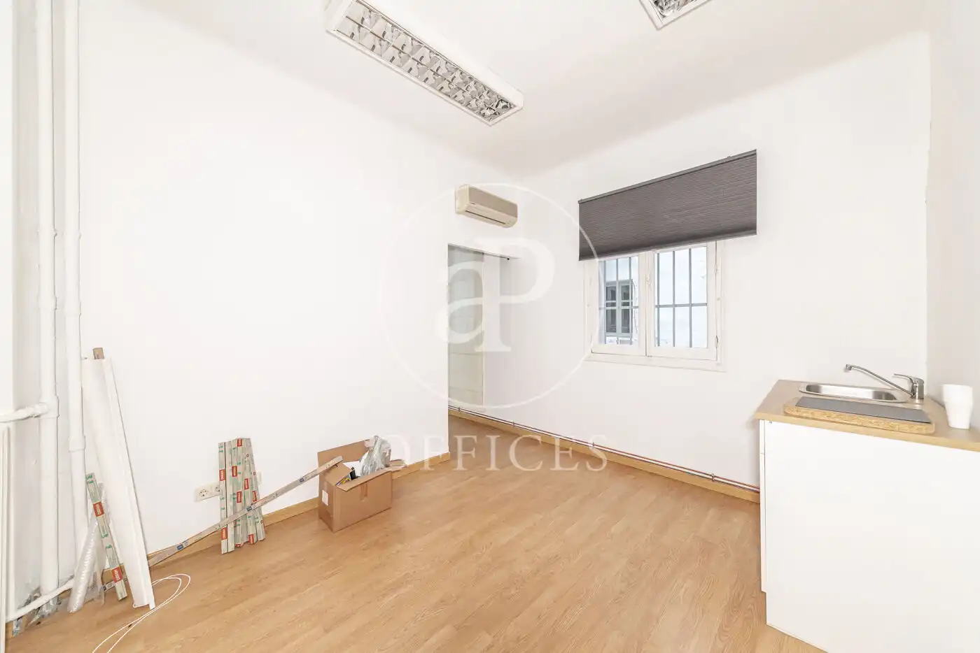Office for rent in Madrid  with Air Conditioner