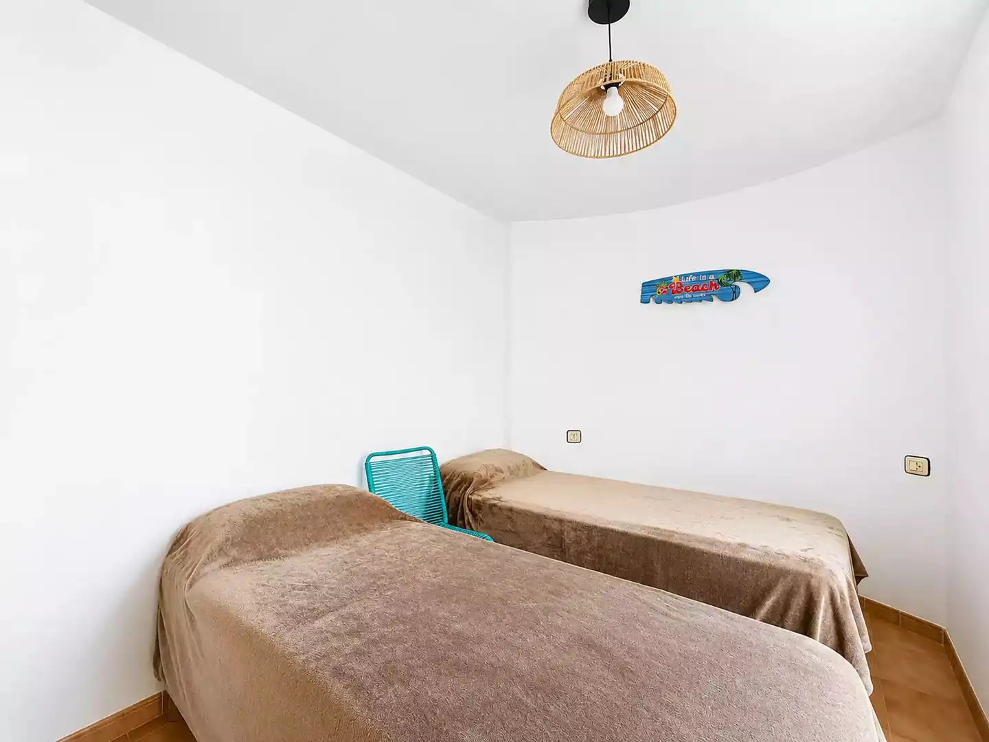Habitación de Apartamento en venta en Empuriabrava con Aire acondicionado, Terraza y Piscina