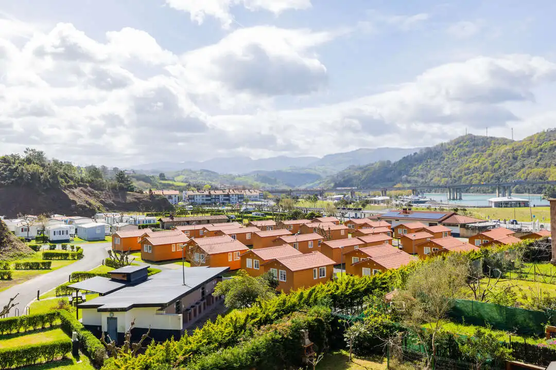 Vista exterior de Dúplex en venta en Orio con Calefacción, Terraza y Balcón