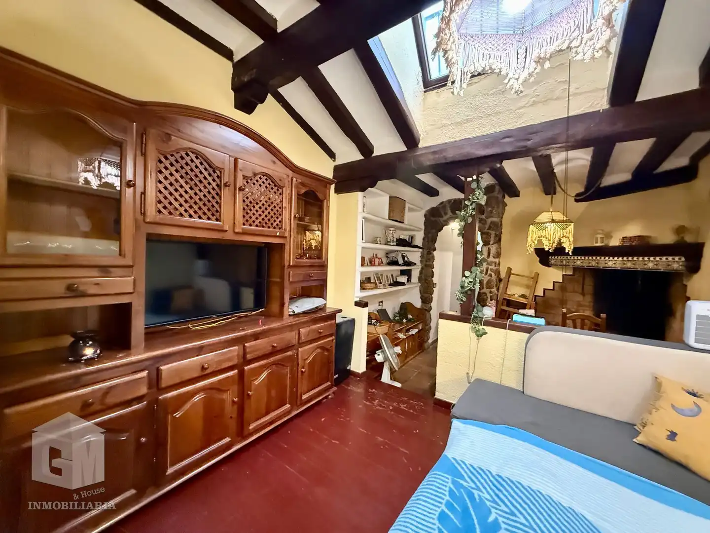 Sala d'estar de Finca rústica en venda en Villa del Prado amb Calefacció, Jardí privat i Traster