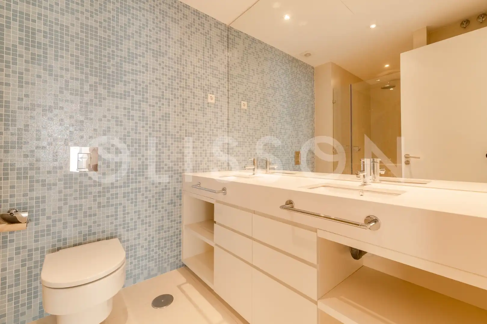 Baño de Piso de alquiler en Madrid con Aire acondicionado, Calefacción y Trastero