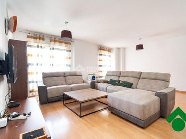 Piso con balcón en venta en Pinos Puente