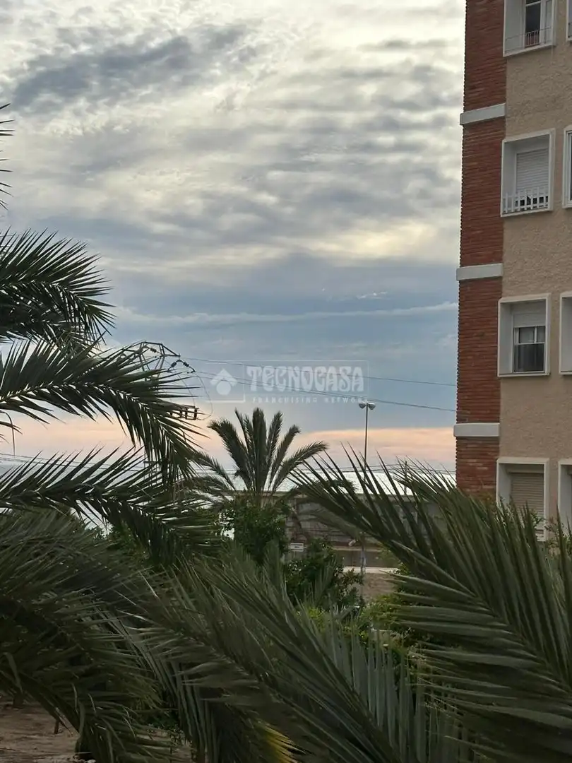 Vista exterior de Pis en venda en Alicante / Alacant amb Balcó