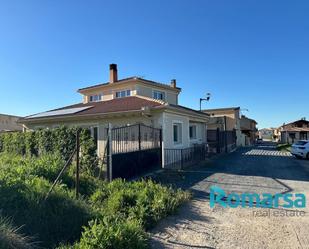 Vista exterior de Casa o xalet en venda en Abades amb Aire condicionat i Terrassa