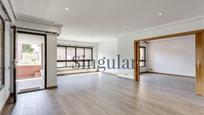 Living room of Flat for sale in  Barcelona Capital  with Air Conditioner, Heating and Terrace