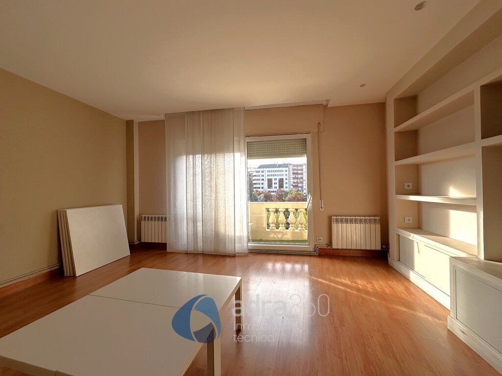 Habitación de Piso de alquiler en  Logroño con Calefacción y Amueblado