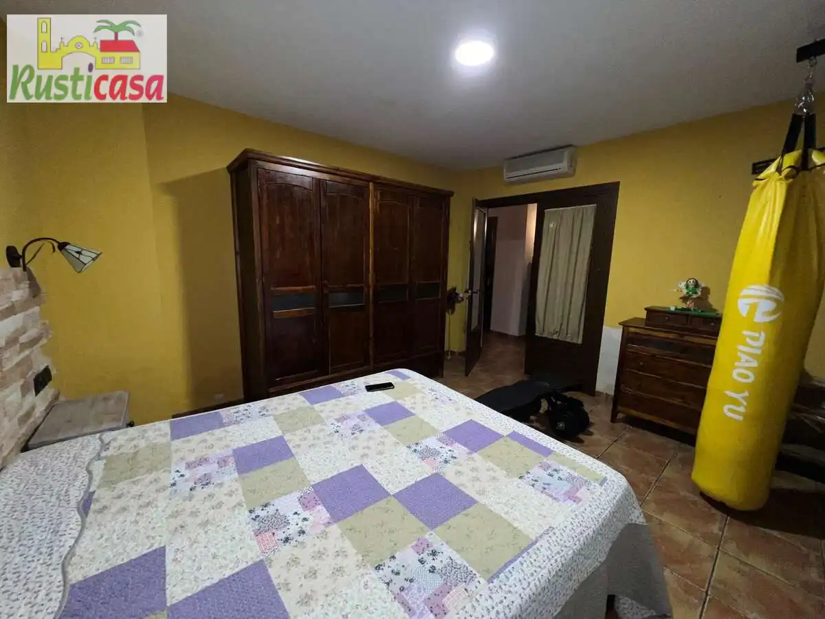 Dormitori de Casa o xalet en venda en Baños de la Encina amb Terrassa i Balcó