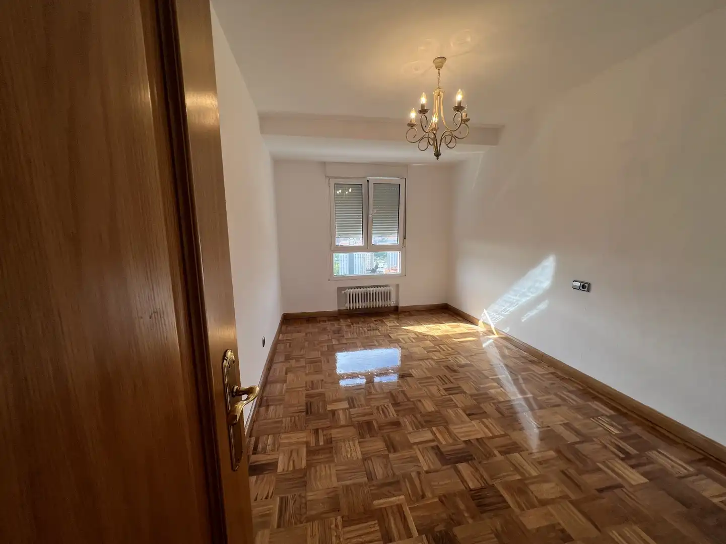 Bedroom of Flat for rent in Gijón   with Heating and Parquet flooring
