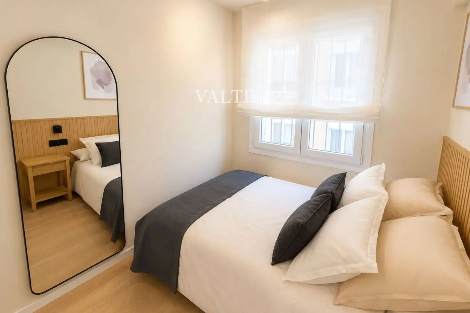 Bedroom of Flat for rent in Madrid  with Air Conditioner, Heating and Furnished