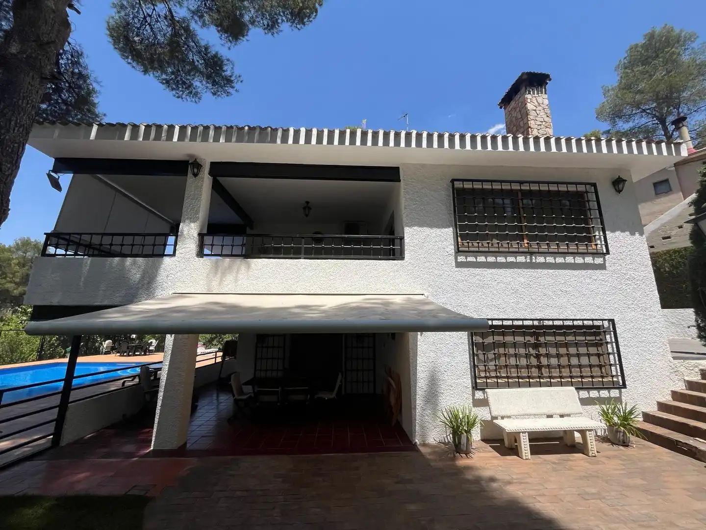 Vista exterior de Casa o xalet en venda en Almansa amb Aire condicionat, Calefacció i Jardí privat