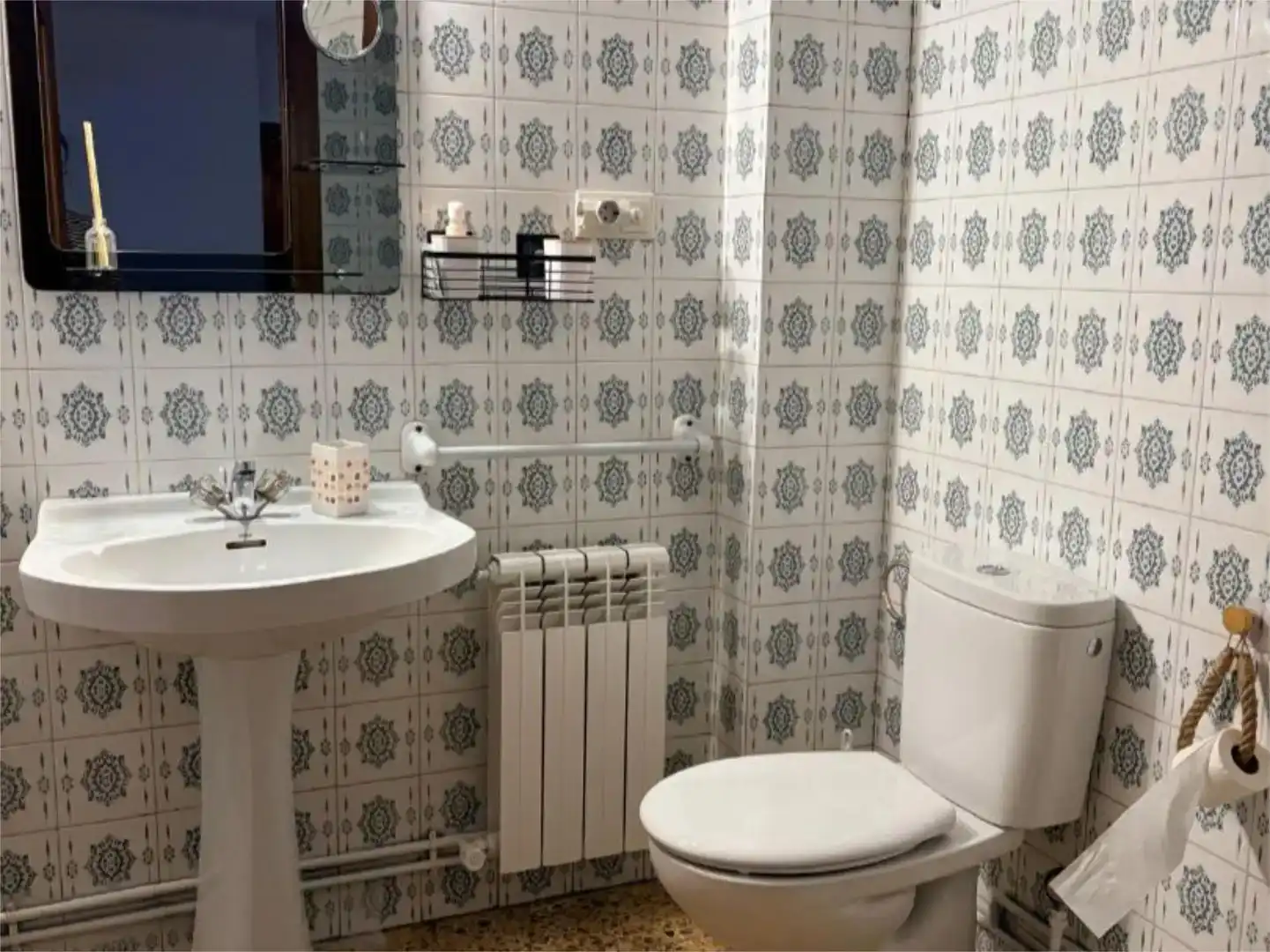 Bathroom of Flat for rent in Benasque, Huesca