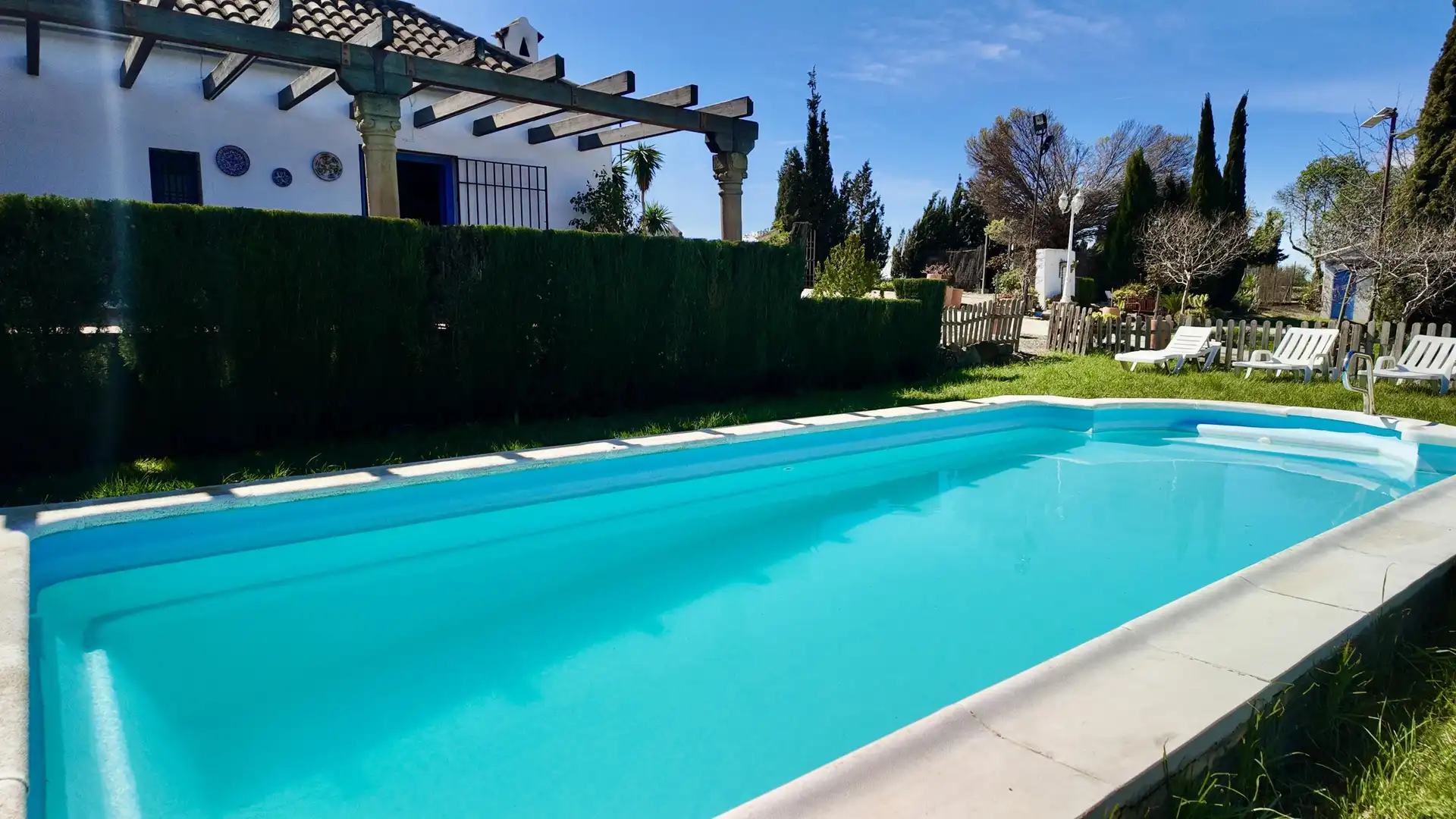 Piscina de Finca rústica en venta en Santaella con Aire acondicionado, Jardín privado y Terraza