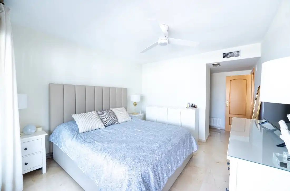 Bedroom of Flat for sale in Marbella  with Air Conditioner, Heating and Terrace