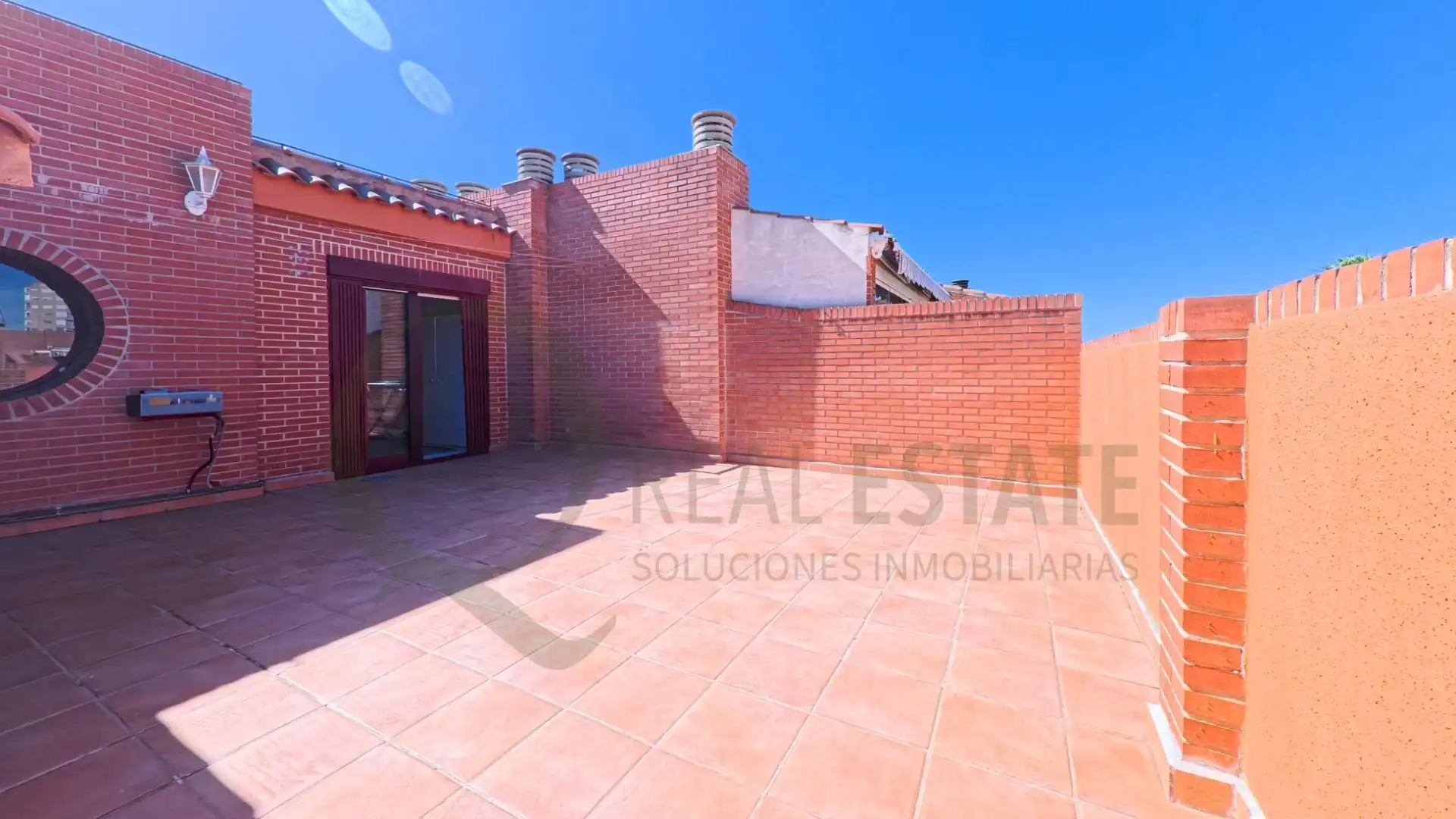 Terrassa de Casa adosada en venda en Alicante / Alacant amb Calefacció, Jardí privat i Terrassa
