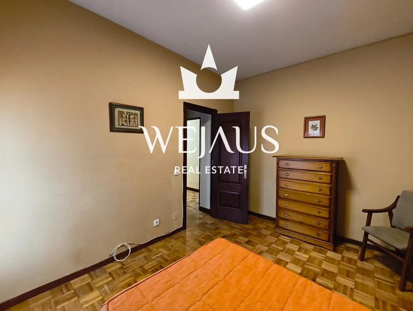 Habitación de Piso de alquiler en El Astillero   con Calefacción, Amueblado y Alarma