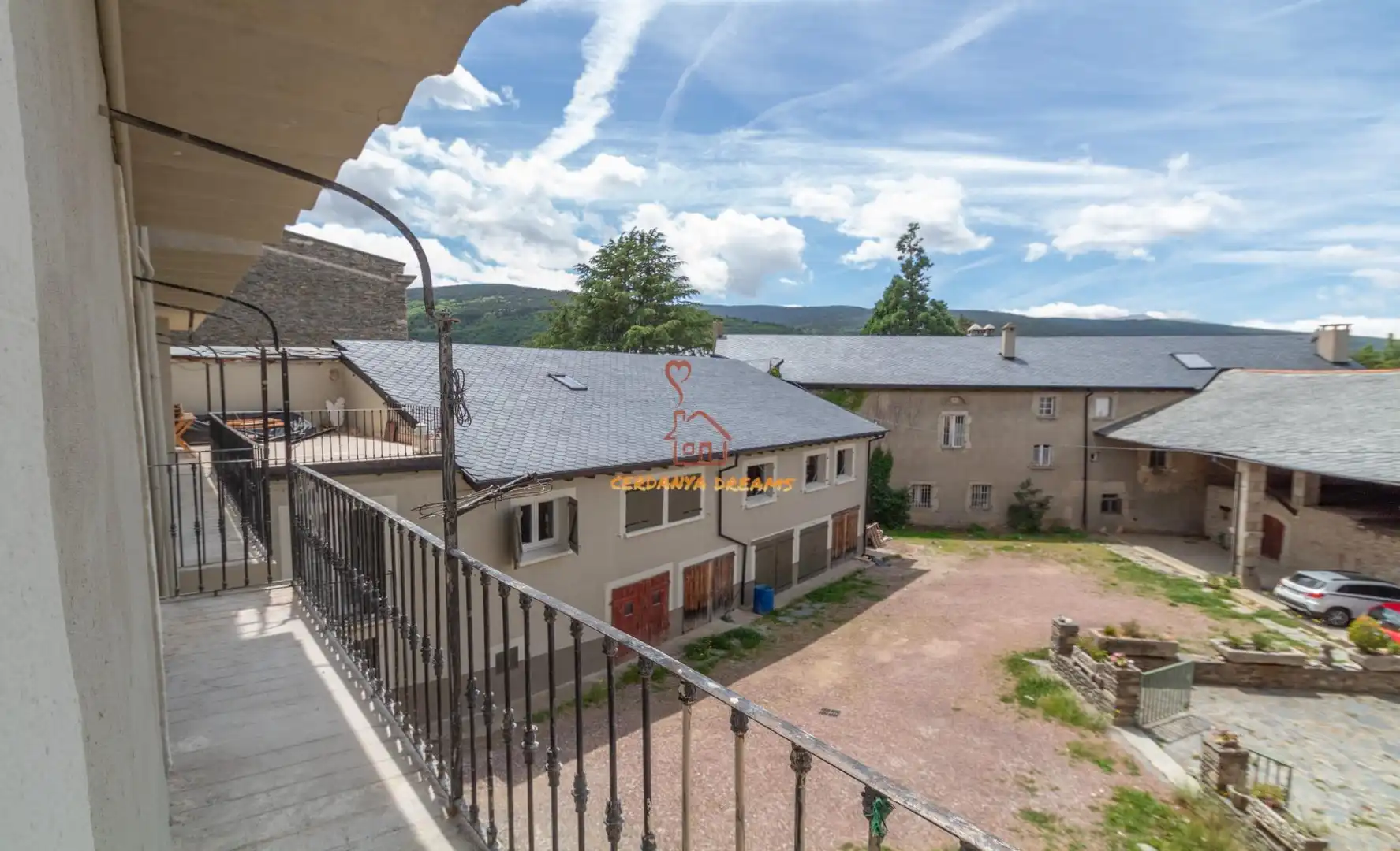 Außenansicht von Wohnung zum Verkauf in Osséja mit Heizung, Parkett und Abstellraum