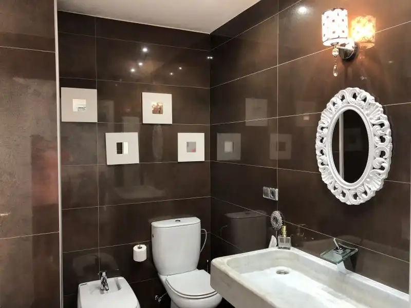 Bany de Casa o xalet en venda en Santiago de Compostela  amb Aire condicionat, Calefacció i Terrassa