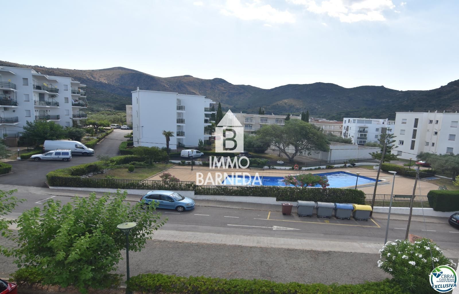 Vista exterior de Pis en venda en Roses amb Terrassa, Piscina i Moblat