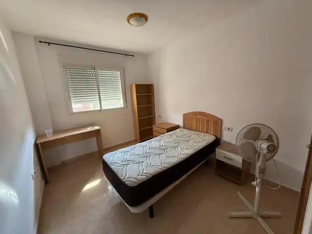 Habitación de Piso de alquiler en Murcia con Aire acondicionado, Terraza y Amueblado
