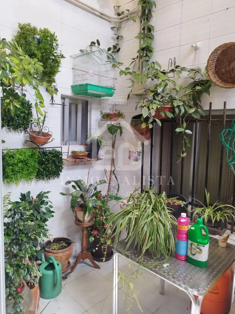 Balcony of Houses for sale in Requena  with Air Conditioner, Terrace and Storage room