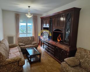 Living room of Single-family semi-detached for sale in Santovenia de la Valdoncina  with Heating and Terrace