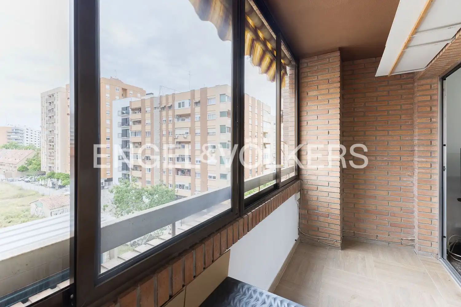 Terrassa de Pis de lloguer en Valencia amb Aire condicionat, Calefacció i Balcó