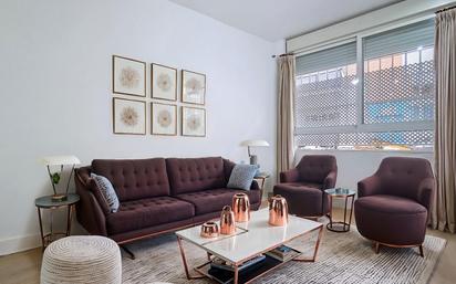 Sala d'estar de Apartament en venda en  Madrid Capital